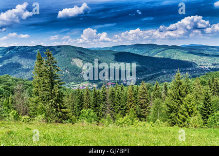 HDR-Ansichten während bergauf Makovytsya Ukraine Stockfoto