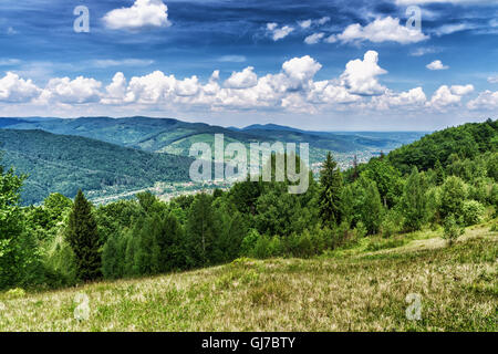 HDR-Ansichten während bergauf Makovytsya Ukraine Stockfoto