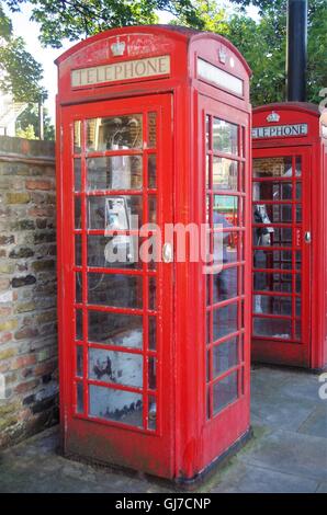 Rote Telefonzellen Stockfoto