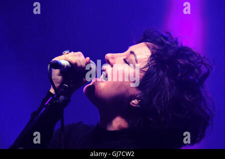 Belfast, Nordirland. 13. August 2016 - Sänger Lothringen McIntosh von der schottischen Band Deacon Blue auf Feile eine Phobail Stockfoto