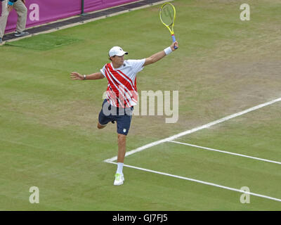 Wimbledon, England, USA. 2. August 2012. Mike Bryan während eines seiner doppelten Spiele bei den Olympischen Sommerspielen in London 2012. Stockfoto