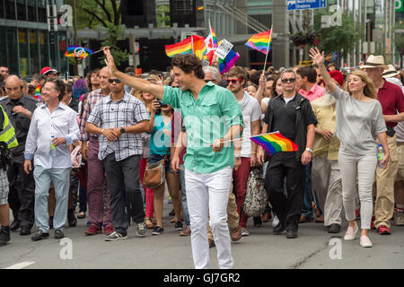 Montreal, Kanada. 14. August 2016. Der kanadische Premierminister Justin Trudeau nimmt Teil in Montreal-Pride-Parade. Stockfoto