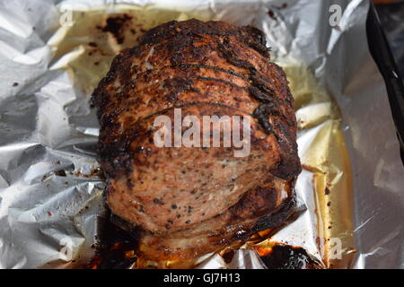 Frisch gekocht und gewürzt Schweinelende Stockfoto