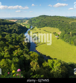 Herrlichen englischen Landschaft im Wye Valley und Wye River zwischen den Grafschaften Herefordshire und Gloucestershire, England Stockfoto