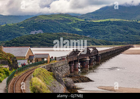 Barmouth Viadukt und der Fluss Mawddach, Gwynedd, Wales, UK Stockfoto