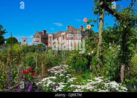 Der Garten von Burton Agnes Hall, in der Nähe von Driffield, East Yorkshire, England UK Stockfoto