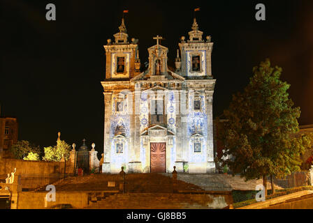 Alte Kirche von Heiligen Ildefonso (Igreja de Santo Ildefonso) bedeckt mit Azulejos Kacheln, Porto, Portugal Stockfoto