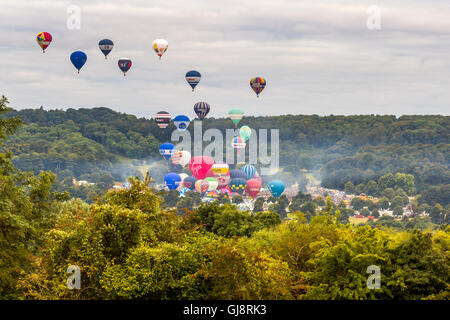 Bristol, UK. 14. August 2016. Morgen Masse Aufstieg am Bristol International Balloon Fiesta 2016, England, Vereinigtes Königreich, Europa. Bildnachweis: Sebastian Wasek/Alamy Live-Nachrichten Stockfoto