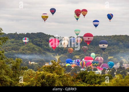 Bristol, UK. 14. August 2016. Morgen Masse Aufstieg am Bristol International Balloon Fiesta 2016, England, Vereinigtes Königreich, Europa. Bildnachweis: Sebastian Wasek/Alamy Live-Nachrichten Stockfoto