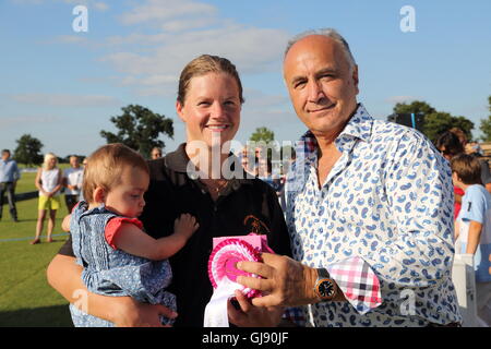 Ascot, Berkshire, UK. 14. August 2016. Das Damen-Turnier gewann La Brava Poloschule verlassen den zweiten Platz zu passen 4 Polo Kredit: Uwe Deffner/Alamy Live News Stockfoto