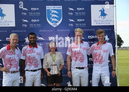 Ascot, Berkshire, UK. 14. August 2016. 2 Ziel-Turnier-Finale wurde zwischen asiatischer Kunst und Emsworth Polo Gelände Credit: Uwe Deffner/Alamy Live News Stockfoto