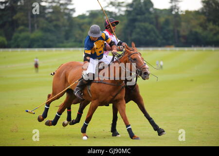 Ascot, Berkshire, UK. 14. August 2016. 2 Ziel-Turnier-Finale wurde zwischen asiatischer Kunst und Emsworth Polo Gelände Credit: Uwe Deffner/Alamy Live News Stockfoto