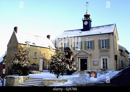 The mayor of the city of Thoiry under snow in Paris in the French department of Yvelines Stockfoto