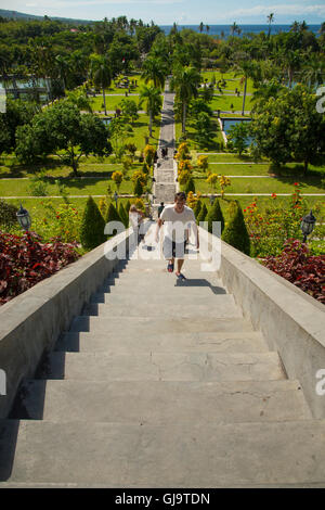 Schritte zum Aussichtspunkt am Taman Ujung Wasserpalast, Bali Stockfoto