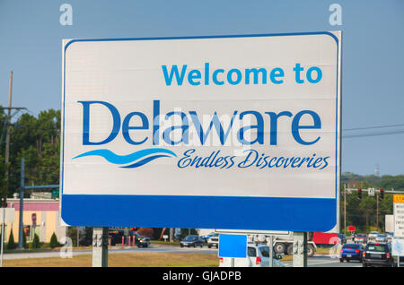 Herzlich Willkommen Sie in Delaware Straßenschild an der Staatsgrenze Stockfoto