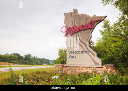 Minnesota begrüßt Sie bei der Anmeldung bei er Staatsgrenze Stockfoto