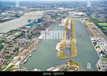 Piloten Auge Aussicht auf London City Airport, London, UK Stockfoto