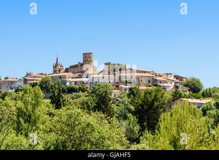 Hill top Dorf Montpezat im Bereich Languedoc-Roussillon, Frankreich Stockfoto