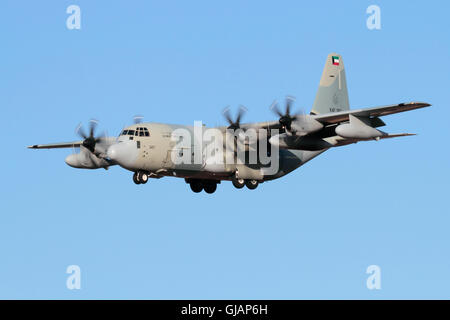 Kuwait Air Force Lockheed Martin KC-130J Hercules Military Transport Flugzeug auf Ansatz Stockfoto