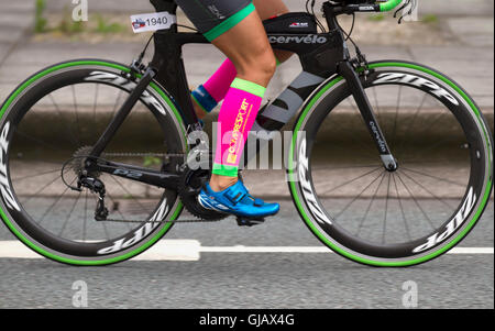 Cervelo Rennrad, Nahfahrräder, Rennrad, TT-Zeitfahren, Triathlon-Carbonfaser-Bikes, Renn-Profi-Bikes, Performance-Aerodynamik-Radsätze, Profi-Fahrer, Logo Liverpool, Triathlon-Sportveranstaltung, Großbritannien Stockfoto