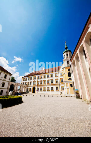 Freising, Bayern, Deutschland - Renaissance Innenhof des Marien-Doms, Weitwinkel Stockfoto