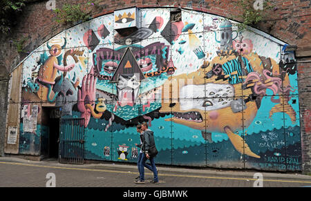 Railway arches Kunst, neuer Wakefield St, unter Bahnhof Oxford Road, Manchester, North West England, Großbritannien Stockfoto