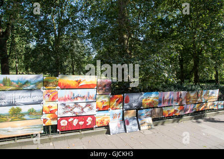 Bayswater Road Künstler Sonntag Open-Air-Kunst zeigen Ausstellung im Zentrum von London Stockfoto