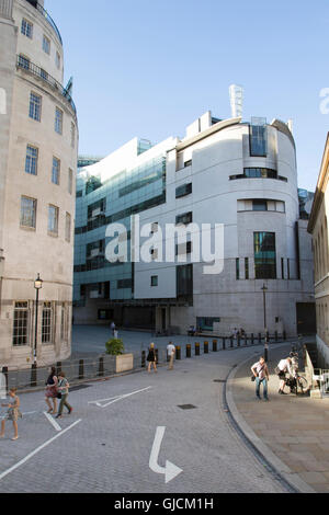 neu Broadcasting House und neuen östlichen Ausläufer, dem Sitz der BBC in Portland Place und Langham Place Central London Stockfoto