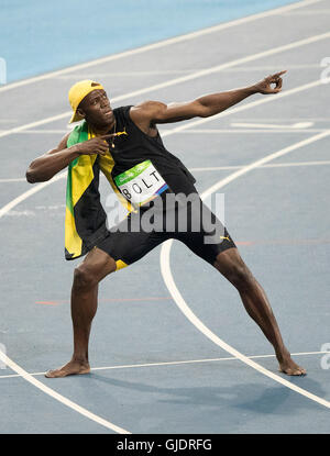 Rio De Janeiro, RJ, Brasilien. 14. August 2016. Olympia Leichtathletik: Usain Bolt (JAM) feiert nach dem Gewinn der Goldmedaille bei der Herren 100m Finale während der Spiele 2016 in Rio Olympischen Sommerspiele. Bildnachweis: Paul Kitagaki Jr./ZUMA Draht/Alamy Live-Nachrichten Stockfoto