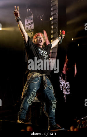 Chicago, Illinois, USA. 15. August 2016. AXL ROSE von Guns N' Roses tritt während der nicht im Soldier Field in dieser Lebenszeit Tour in Chicago, Illinois Credit: Daniel DeSlover/ZUMA Draht/Alamy Live News Stockfoto