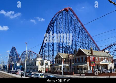 Der Big One Stahl Achterbahn, Pleasure Beach, South Promenade, Blackpool, UK Stockfoto