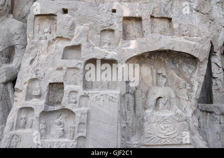 Antike Buddha Schnitzereien und Höhlen mit Longmen Grotten in Luoyang China in der Provinz Henan. Stockfoto