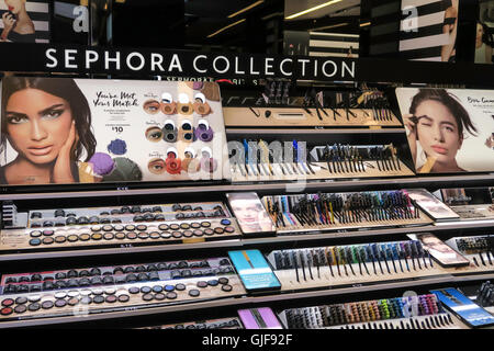 Sephora Schönheit Versorgungsmaterial-Speicher innen, NYC, USA Stockfoto