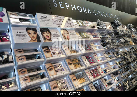 Sephora Schönheit Versorgungsmaterial-Speicher innen, NYC, USA Stockfoto