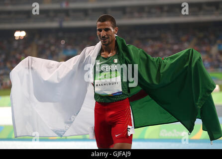 Algeriens Taoufik Makhloufi feiert nach dem Gewinn von Silber über 800 m der Männer im Olympiastadion am zehnten Tag der Olympischen Spiele in Rio, Brasilien. Bild Datum: Montag, 15. August 2016. Bildnachweis sollte lauten: Mike Egerton/PA Wire. NUR ZUR REDAKTIONELLEN VERWENDUNG Stockfoto