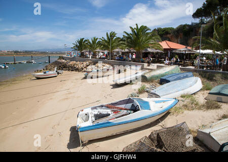 Alvor eine traditionelle Fischerei Dorf und touristische Destination an der Algarve, Portugal Stockfoto