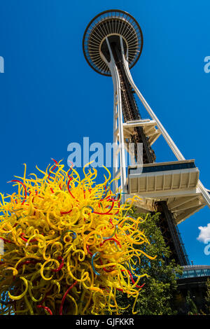 Niedrigen Winkel Blick auf die Space Needle, Seattle, Washington, USA Stockfoto