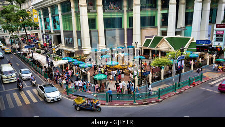 Der Erawan-Schrein, Bangkok, Thailand. Stockfoto