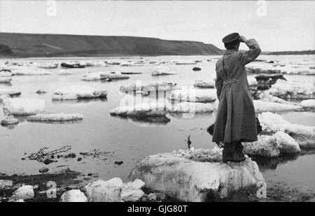 Soldat auf Eisberg, Jenissej Fluss, Sibirien grüßen Stockfoto