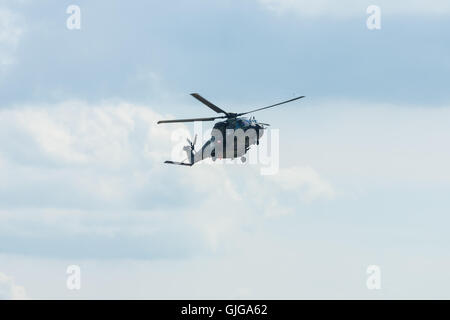 Hubschrauber NH90 der Bundeswehr. Demonstrative Leistung. Stockfoto