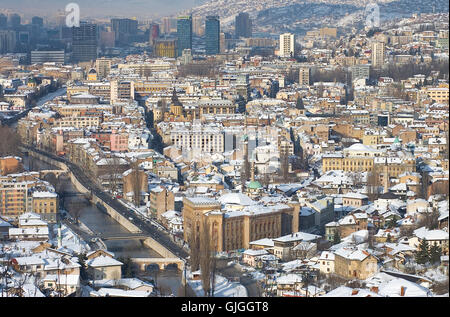 Sarajevo, die Hauptstadt von Bosnien und Herzegowina stolz City von östlicher und westlicher Kultur und Religionen. Stockfoto