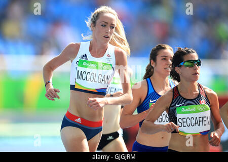 Großbritanniens Eilish McColgan während der Frauen 5000m Hitze 2 im Olympiastadion am elften Tag der Olympischen Spiele in Rio, Brasilien. Stockfoto