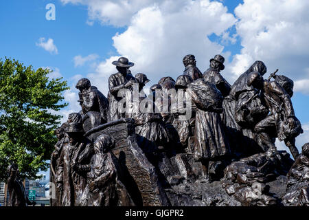 Ein Detail aus der Irish Famine Memorial in Penns Landing, Philadelphia. Modelliert von Glenna Goodacre Stockfoto