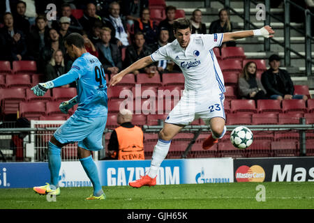 Dänemark, Kopenhagen, 16. August 2016. Andrija Pavlovic (23) der FC Kopenhagen während der UEFA Champions League Play-off-Spiel zwischen FC Kopenhagen und APOEL Nicosia FC bei Telia Parken. Bildnachweis: Kim M. Leland/Alamy Live-Nachrichten Stockfoto