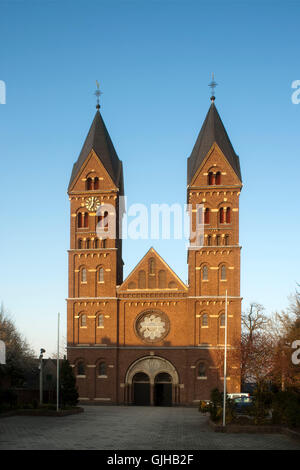 Deutschland, Nordrhein-Westfalen, Rhein-Erbt-Kreis Wesseling bei Köln, Katholische Kirche St. Germanus Stockfoto