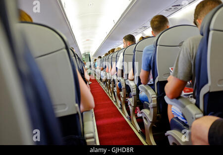 Kabineninterieur Embraer e195 Jet Flugzeuge Stockfoto
