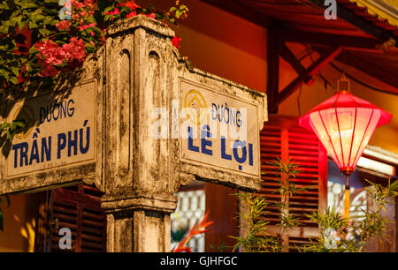 Straßenschild in der alten Stadt Hoi an, Vietnam Stockfoto