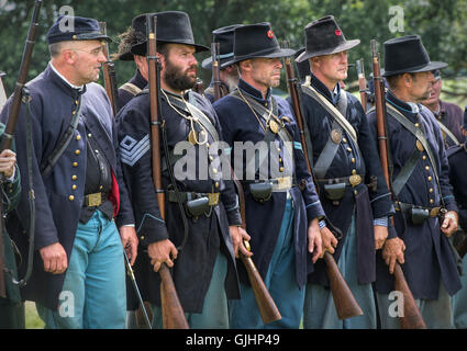 Unionssoldaten auf dem Schlachtfeld von American Civil War Reenactment im Spetchley Park, Worcestershire, England Stockfoto