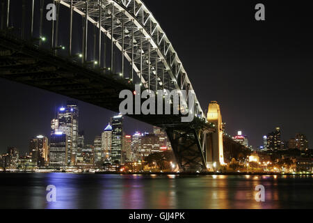 Stadt-Stadt-Brücke Stockfoto