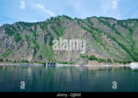 Circum-Baikal Eisenbahn auf die Küste des Baikalsees. Stockfoto